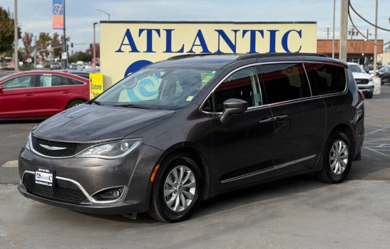 2017 Chrysler Pacifica Touring-L