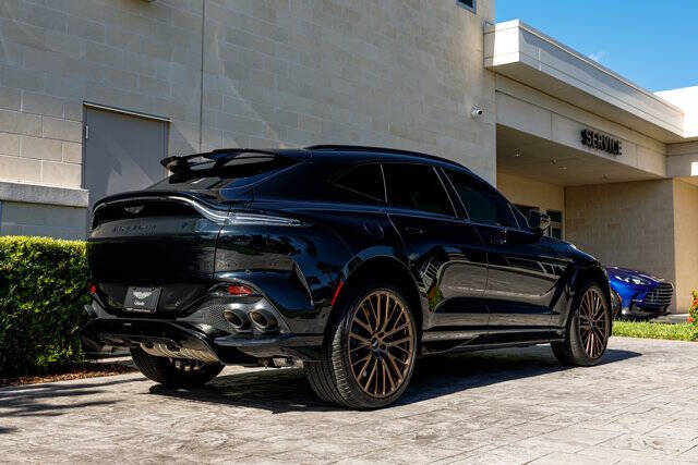 2025 Aston Martin DBX 707