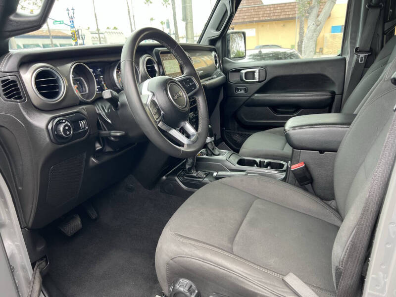 2023 Jeep Gladiator Overland