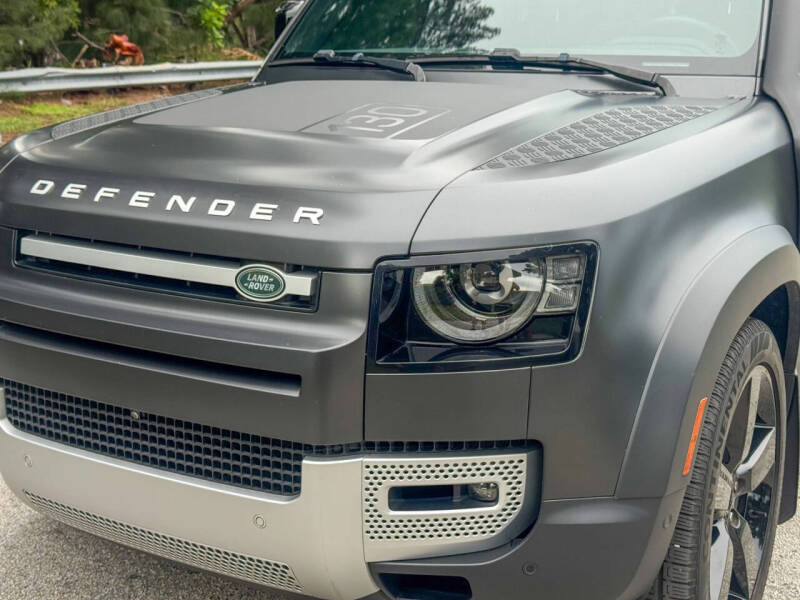 2023 Land Rover Defender 130 SE