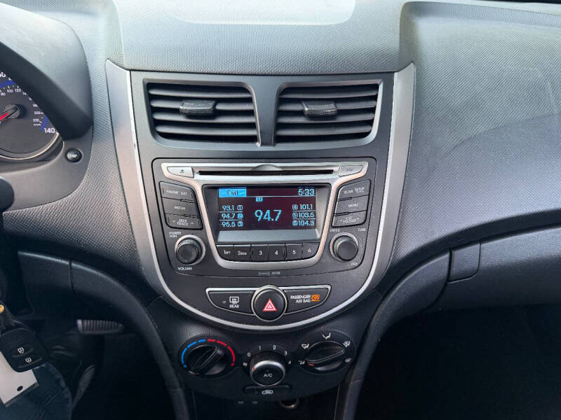 2017 Hyundai Accent SE