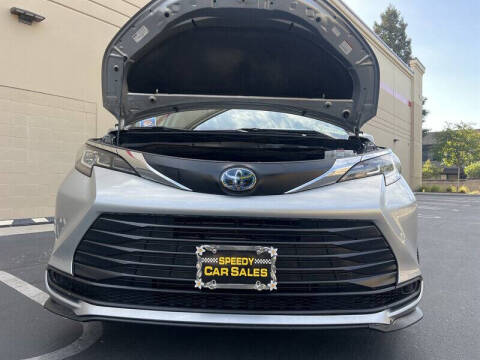 2021 Toyota Sienna LE 8-Passenger