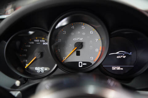2016 Porsche Cayman GT4