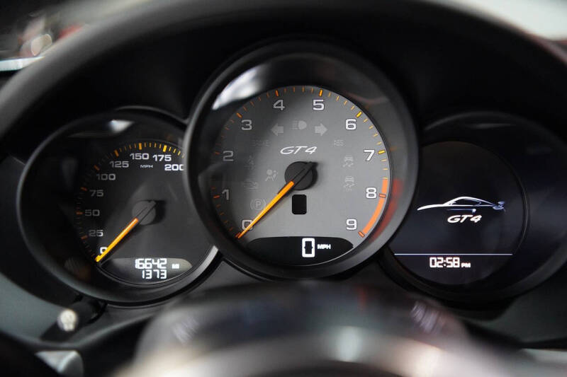 2016 Porsche Cayman GT4
