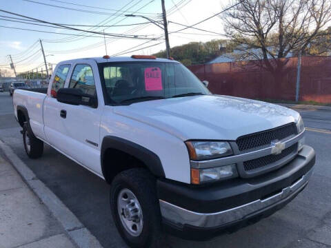 2004 Chevrolet Silverado 2500HD for sale at Drive Deleon in Yonkers NY