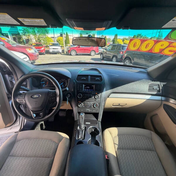 2016 Ford Explorer