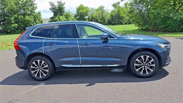 2023 Volvo XC60 B5 Plus Bright Theme