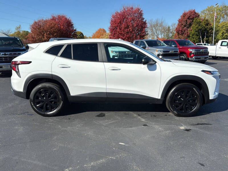 2025 Chevrolet Trax LS