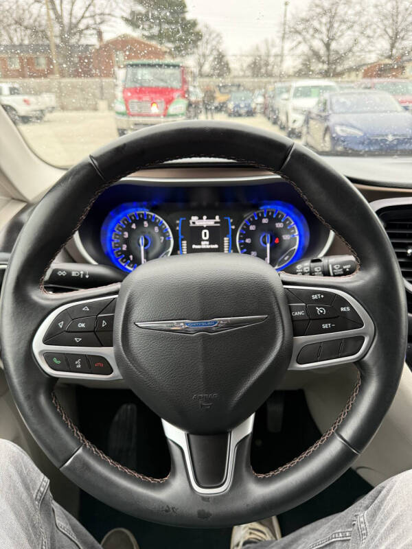 2017 Chrysler Pacifica Touring-L