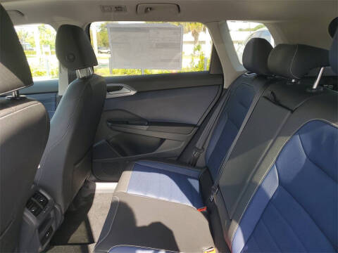 2025 Volkswagen Taos SEL 4Motion