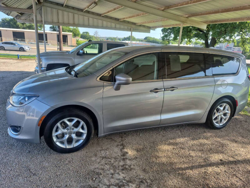 2018 Chrysler Pacifica Touring Plus's photo