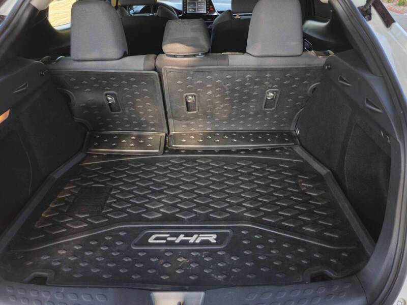 2020 Toyota C-HR LE