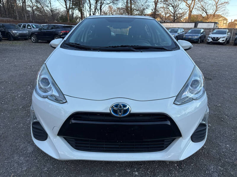 2016 Toyota Prius c Three