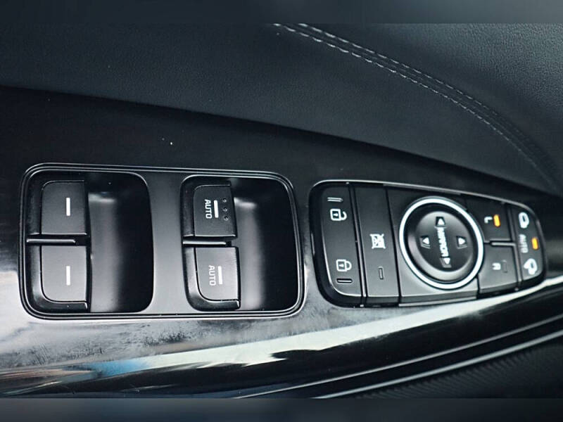 2018 Kia Cadenza Limited