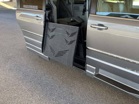 2016 Chrysler Town and Country Touring-L