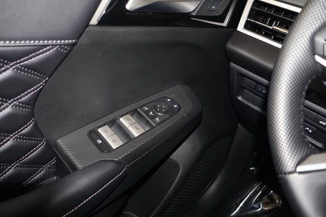 2024 Mitsubishi Outlander PHEV SEL