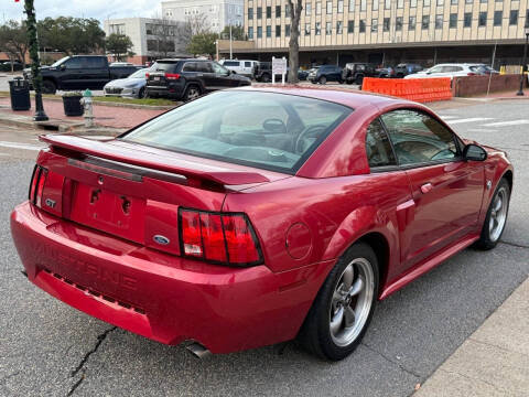 2004 Ford Mustang GT Deluxe