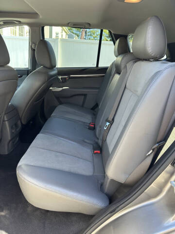 2011 Hyundai Santa Fe SE