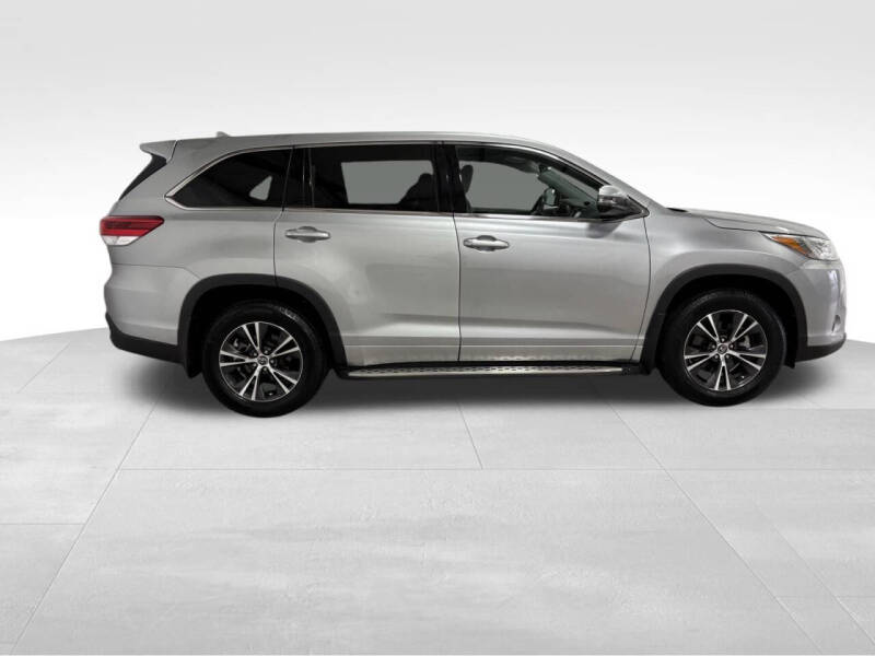 2017 Toyota Highlander LE