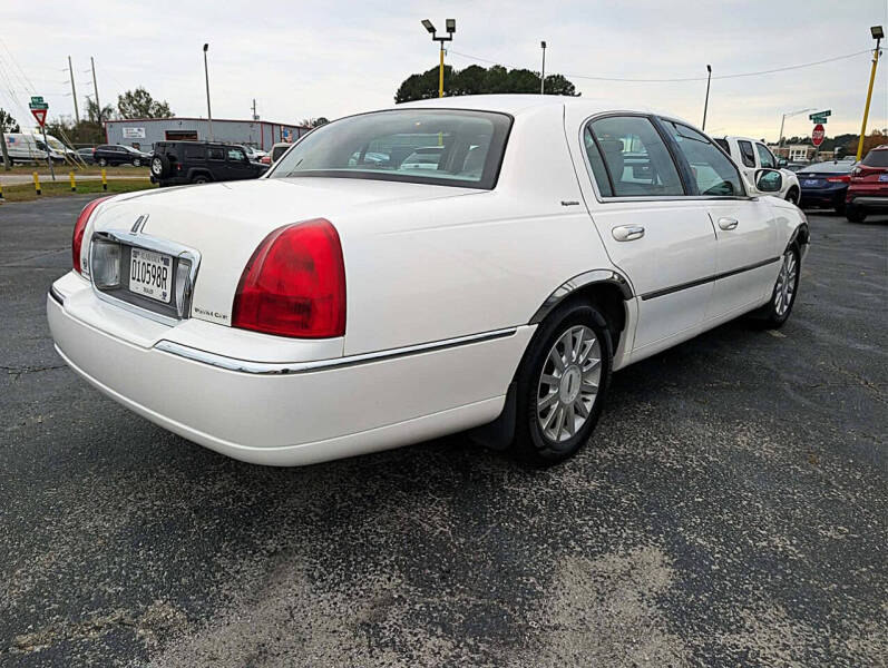 2006 Lincoln Town Car Signature