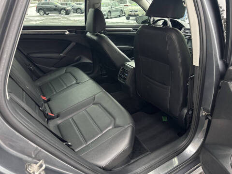 2018 Volkswagen Passat 2.0T SE