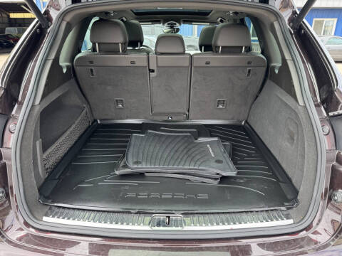 2017 Porsche Cayenne Platinum Edition