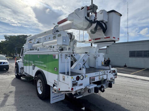 2018 Freightliner M2 106