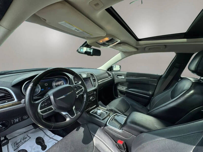2017 Chrysler 300 C