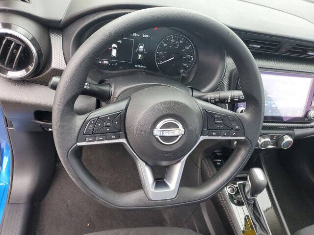 2023 Nissan Kicks SV