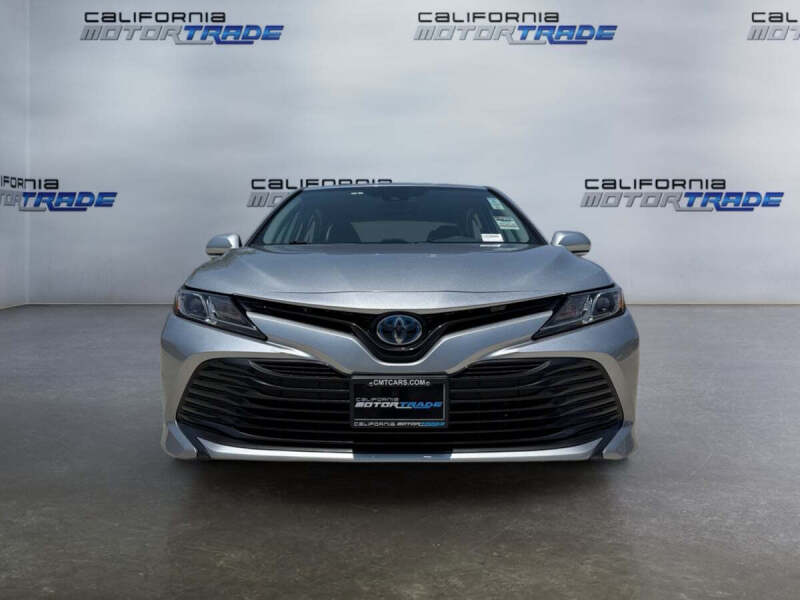 2020 Toyota Camry Hybrid LE