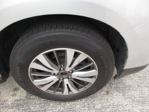 2017 Nissan Pathfinder SV