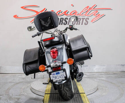 2021 Kawasaki Vulcan 900 Classic