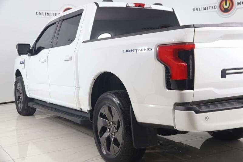 2024 Ford F-150 Lightning Flash