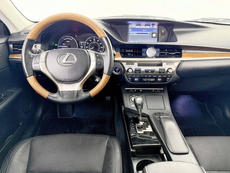 2014 Lexus ES 300h