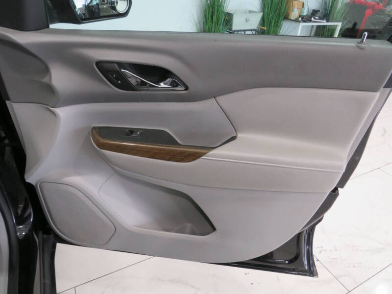 2017 GMC Acadia SLE-1