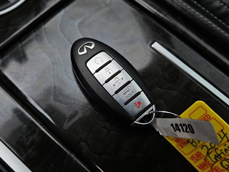 2024 Infiniti QX80 Luxe