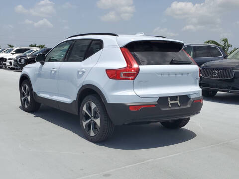 2026 Volvo XC40 B5 Plus