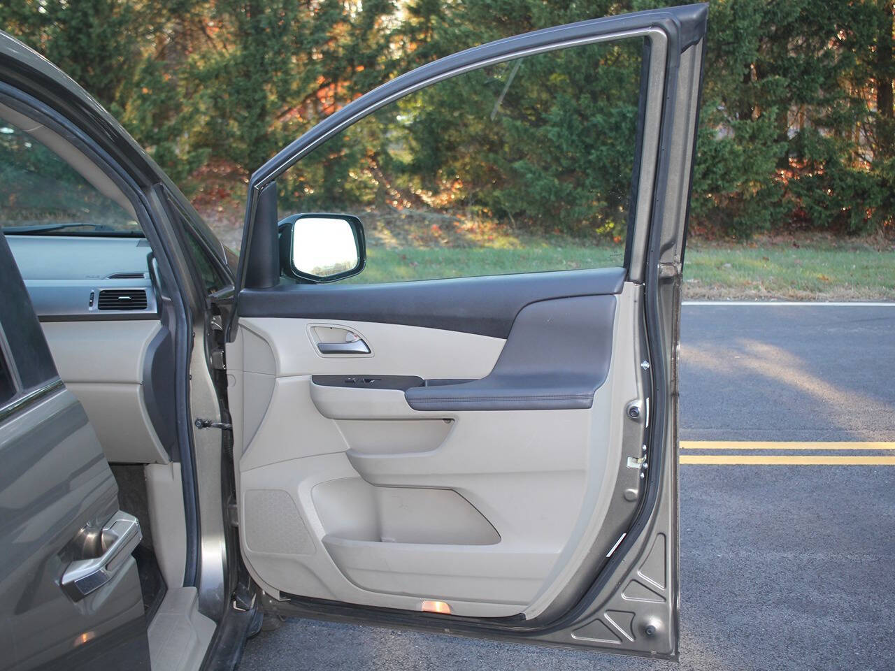 2013 Honda Odyssey EX-L photo 23