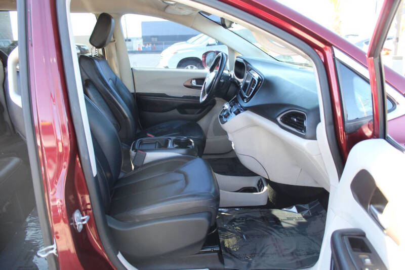 2018 Chrysler Pacifica Touring L