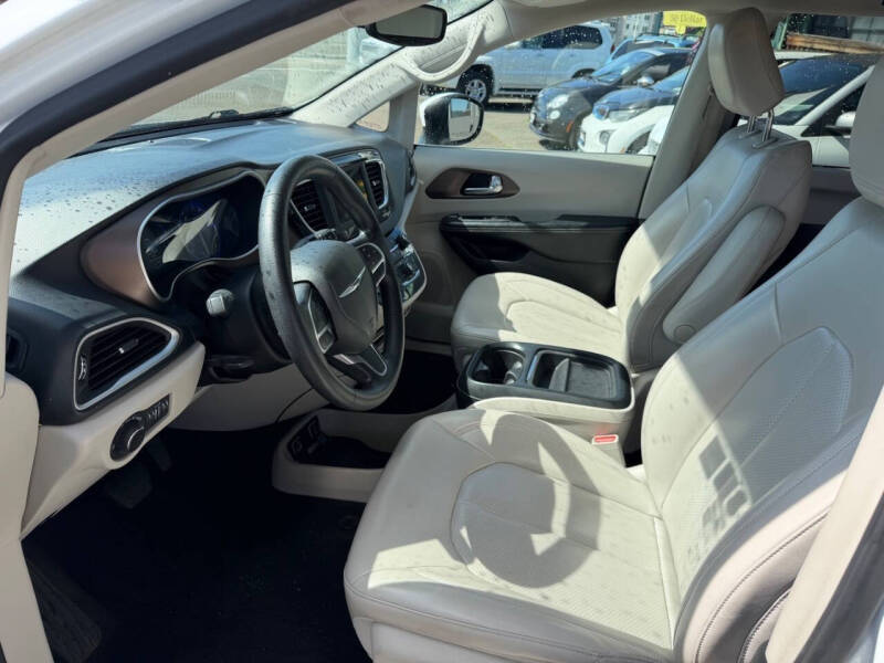 2021 Chrysler Voyager LXi