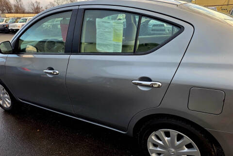 2012 Nissan Versa 1.6 SV