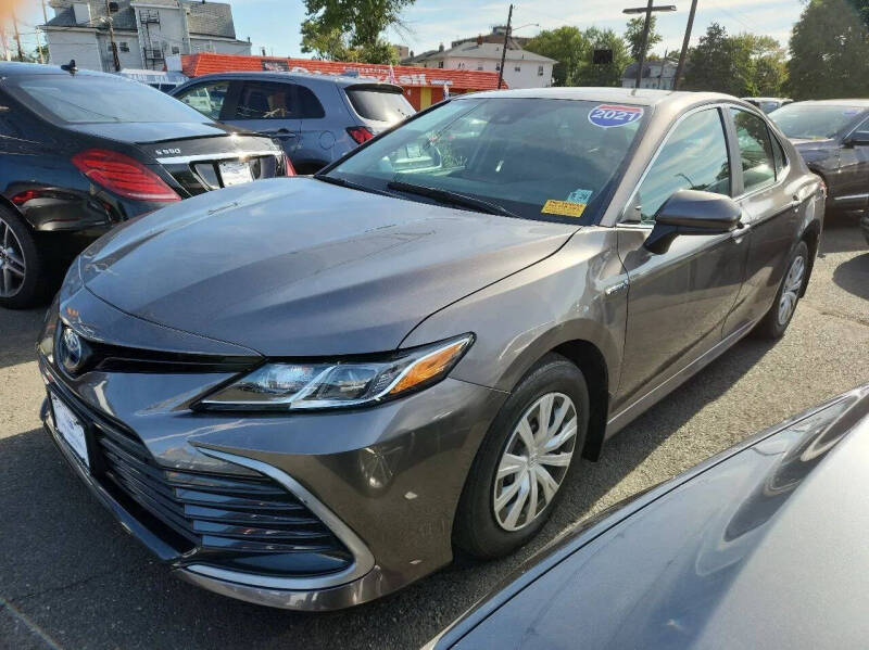 2021 Toyota Camry Hybrid LE