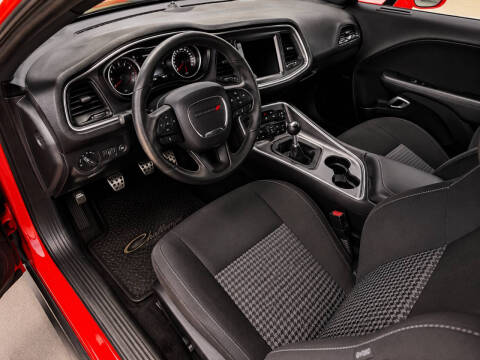 2018 Dodge Challenger R/T Shaker