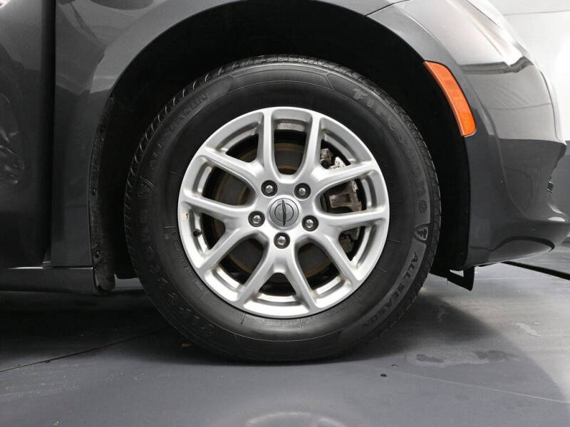 2022 Chrysler Voyager LX