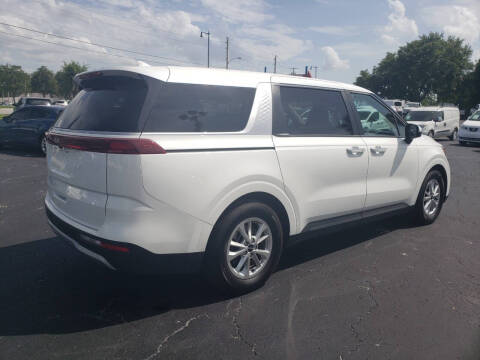 2023 Kia Carnival LX