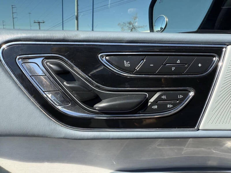 2018 Lincoln Navigator Black Label