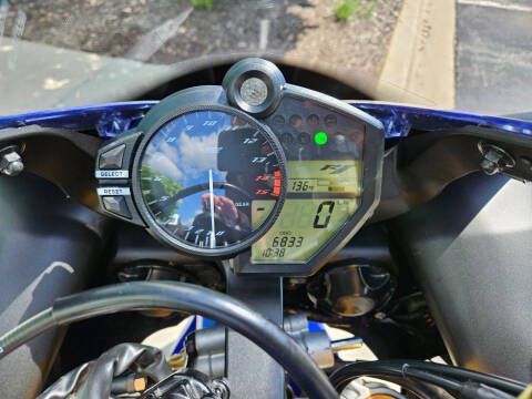 2011 Yamaha YZF-R1