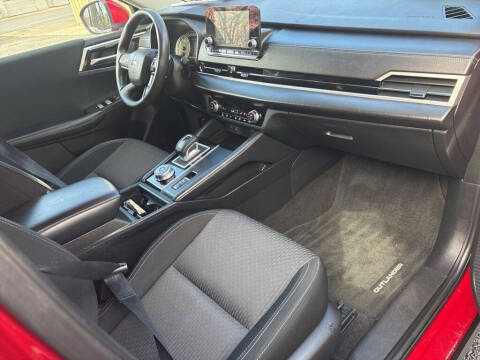 2023 Mitsubishi Outlander ES