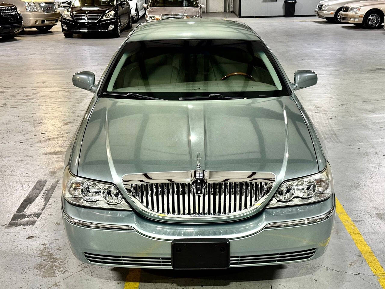 2004 Lincoln Town Car for sale at Carnival Car Company in Victoria, TX