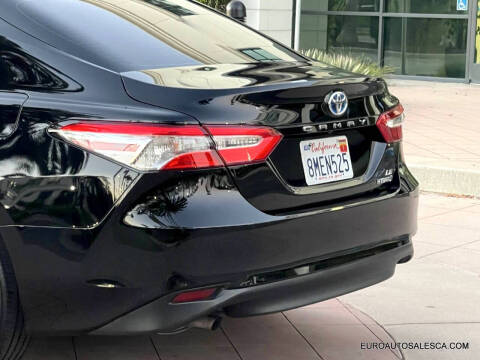 2019 Toyota Camry Hybrid LE